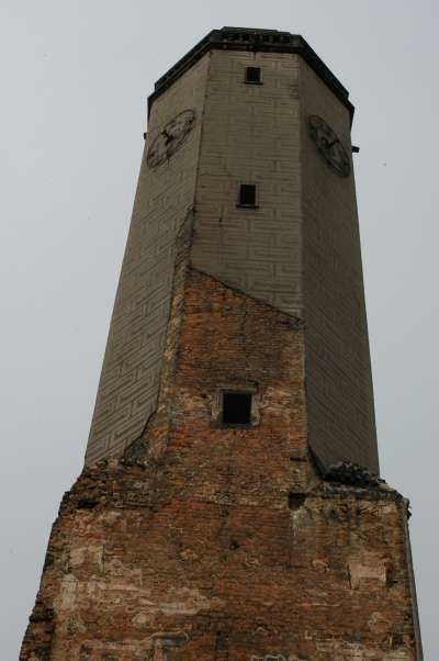 Teraz wieża głubczyckiego ratusza to jedna wielka ruina. Kiedy odzyska dawny blask, będzie z niej można podziwiać panoramę miasta.