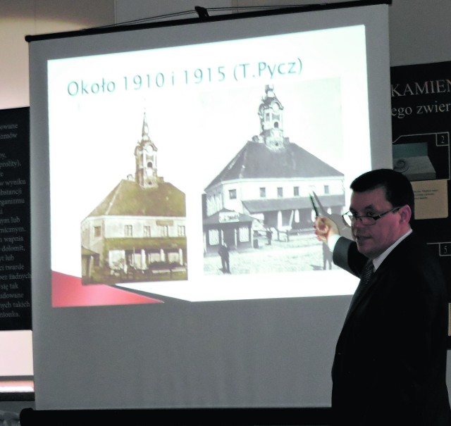 Podczas spotkania Zbigniew Romaniuk przedstawił ciekawe historie związane z bielskim ratuszem