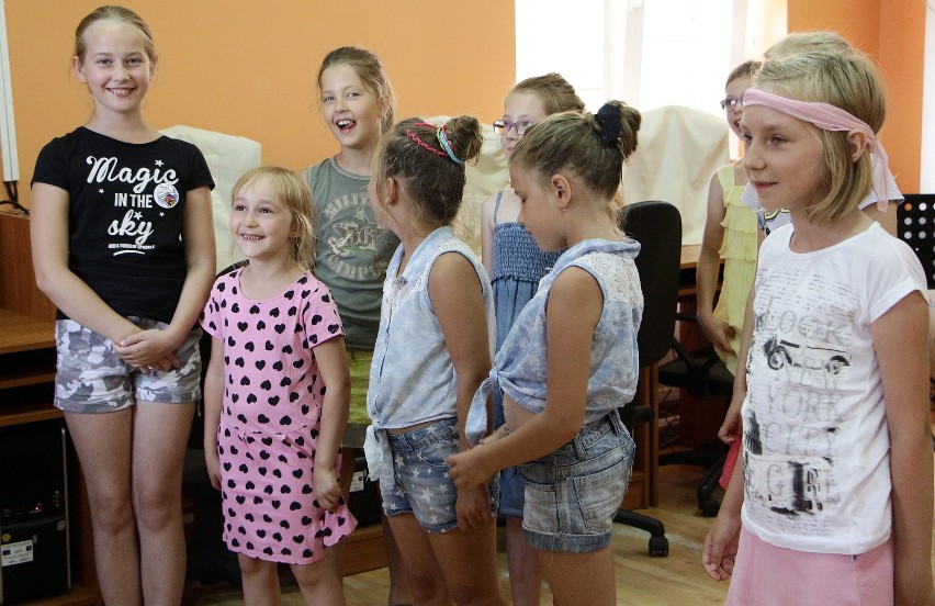 W szkole Podstawowej w Węgrowie pod okiem pedagogów muzyków...