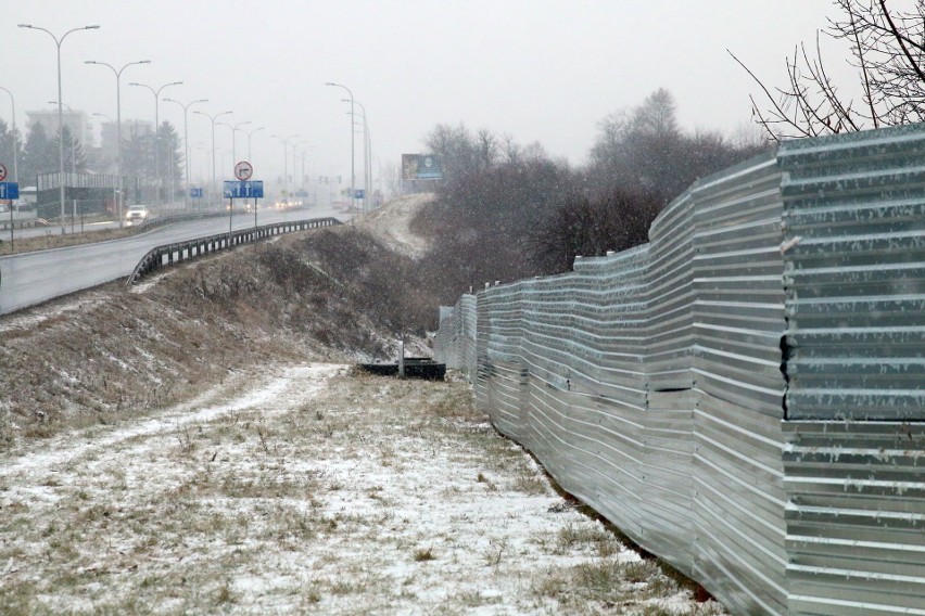 TBV stawia ogrodzenie na górkach czechowskich. Zobacz zdjęcia