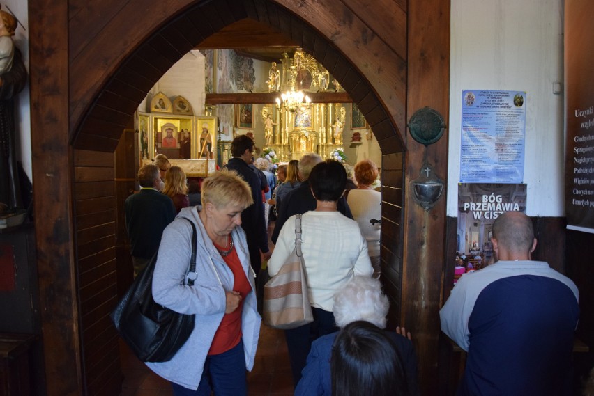 Tarnów. Wielki odpust u Matki Bożej Szkaplerznej w kościółku na Burku [ZDJĘCIA]