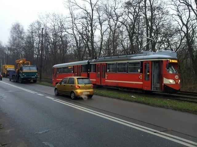 Wykolejony tramwaj w Sosnowcu-Milowicach