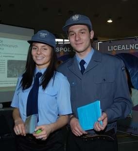 Uczniowie Zespołu Szkół Licealno-Technicznych reklamowali nowy kierunek, który wystartuje od września: liceum policyjne. (fot. Mirosław Dragon)