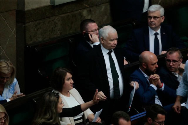 Jarosław Kaczyński: Musimy przede wszystkim zadbać o polskich obywateli, podjąć działania, które obniżą koszt energii