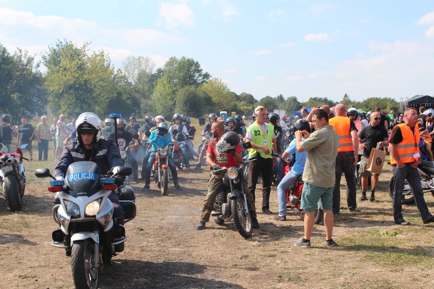 VIII Ogólnopolski Zlot Motocykli WSK otworzyła parada motocykli (ZDJĘCIA)