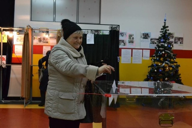 Wybory uzupełniające w Straszynie odbywają się bez zakłóceń