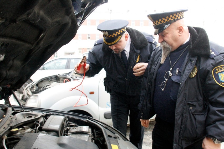 Ładowanie akumulatora policja i straż miejska już opanowała