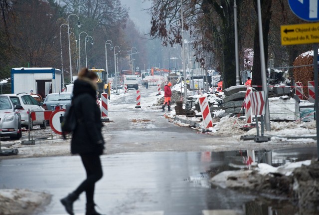 Trwające od dłuższego czasu inwestycje drogowe w mieście muszą poczekać.