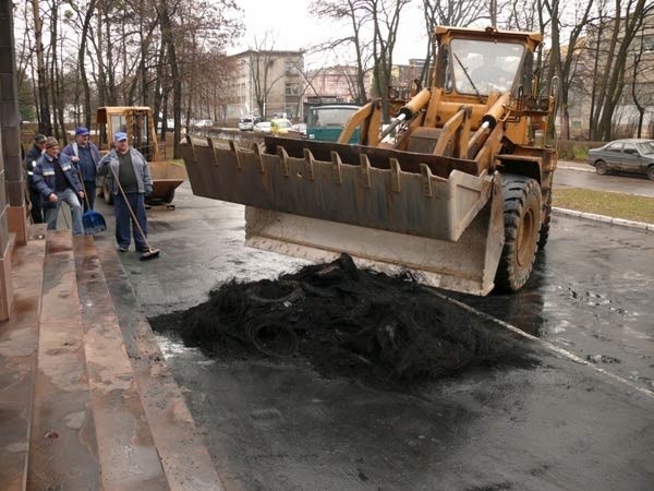 Protest pracowników Huty Stalowa WolaDrugi dzien protestów pracowników huty Stalowa Wola.