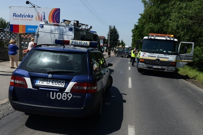 Ul. Skórzewska: Zderzenie czterech aut. Trzy osoby w...