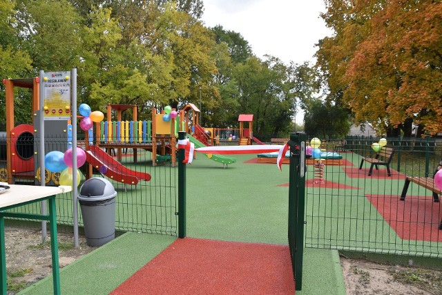 W czwartek 6 października dokonano uroczystego otwarcia nowego placu zabaw przy żłobku w Piaskach koło Jędrzejowa.