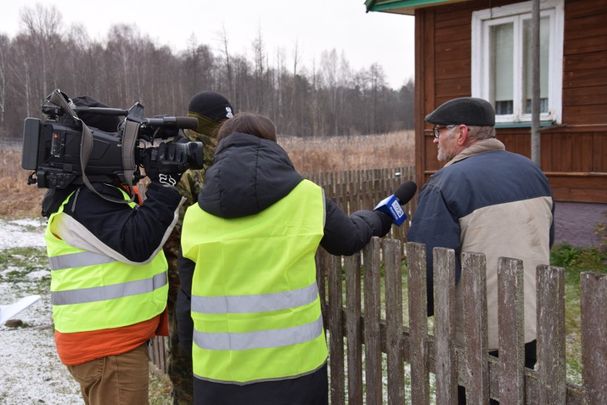 Byliśmy przy granicy jako jedni z pierwszych. Po koczowisku migrantów pod Usnarzem został jeden wielki bałagan 