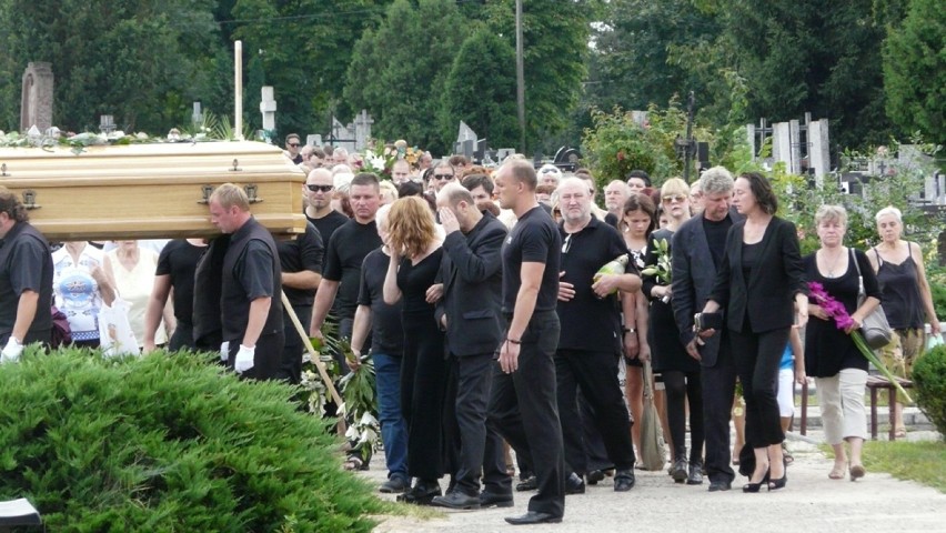 Pogrzeb córki aktorki Grażyny Błęckiej-Kolskiej. 23-latka zginęła w wypadku we Wrocławiu
