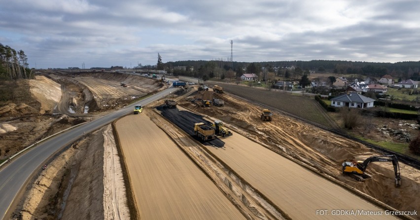 Tak wygląda budowa drogi S3 na odcinku Troszyn - Świnoujście