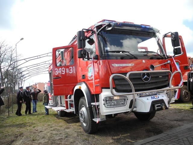 Mercedes atego 4x4 - nowy wóz bojowy OSP w Korzybiu.