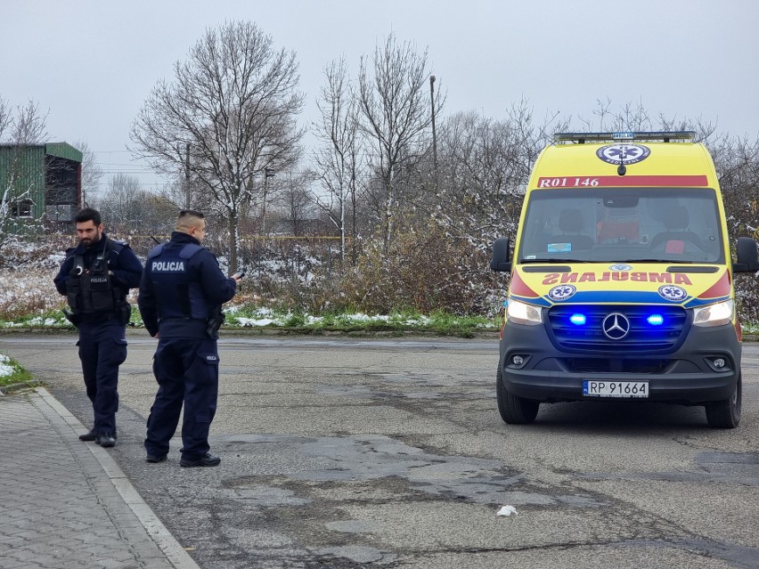 Ewakuacja 192 osób z Podkarpackiego Urzędu Celno-Skarbowego w Przemyślu. Mężczyzna wymagał pomocy medycznej [ZDJĘCIA]