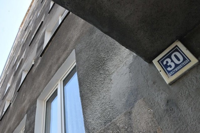 Mieszkańcy bloku nr 30 przy u. Krzywoustego potwierdzili, że w ich skrzynkach pocztowych znalazły się ulotki Bronisława Komorowskiego