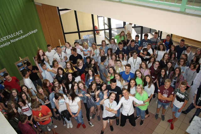 Młodzież z LO w Tucholi zaprasza absolwentów gimnazjów