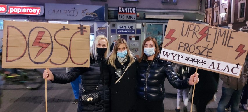 Strajk kobiet w Sosnowcu. Mieszkańcy Zagłębia wybrali się we...