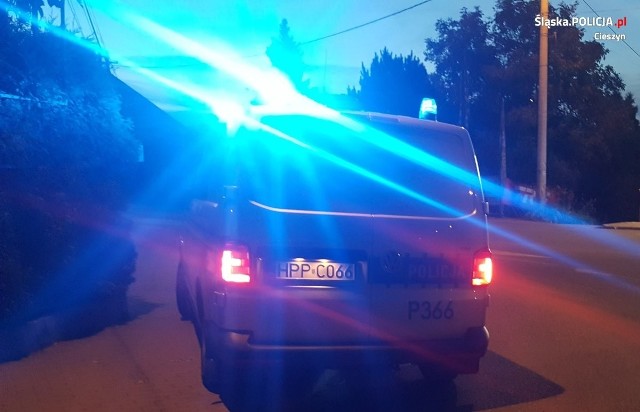 Policjanci z Wydziału Ruchu Drogowego cieszyńskiej komendy, na drodze krajowej DK81, popularnej „wiślance” zauważyli samochód, którego stan techniczny budził zastrzeżenia, w związku z czym postanowili go zatrzymać.