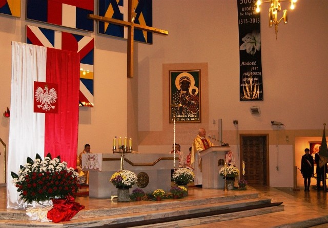 Msza święta w kościele. św. Filipa Neri w Bytowie.