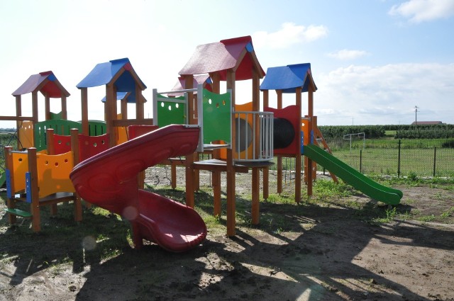 W Łukawie, w gminie Wilczyce oddano  bezpieczny plac zabaw i zewnętrzną siłownię