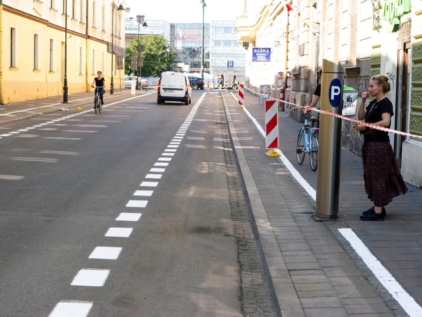 Kraków. Nowe malowanie na Radziwiłłowskiej. Czy zostało miejsce dla pieszych?