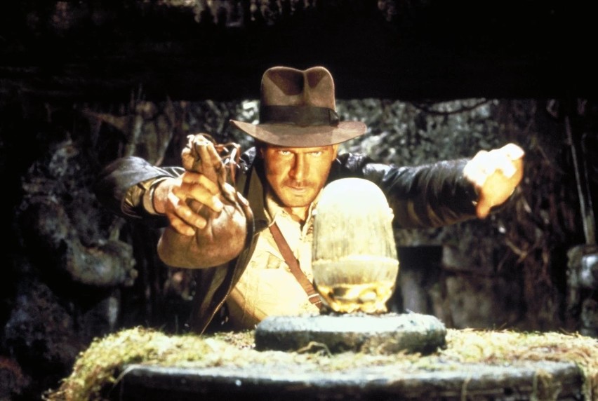 Harrison Ford w filmie "Poszukiwacze zaginionej Arki" z 1981...
