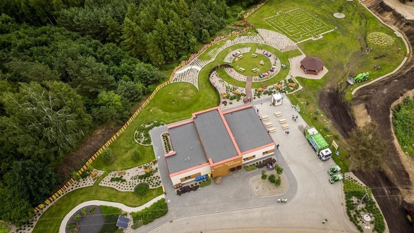 Pod Grudziądzem powstał plac zabaw z odpadów (zdjęcia) 