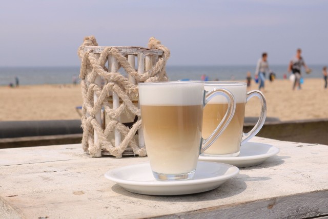 Espresso z dolaną niewielką ilością mleka. Macchiato z języka włoskiego oznacza splamiony.Poprawna wymowa - MAKIATO