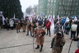 Protest zatrudnionych przez miasto pracowników socjalnych. Było głośno, ale czy apel dotrze do władz miasta? [ZDJĘCIA]