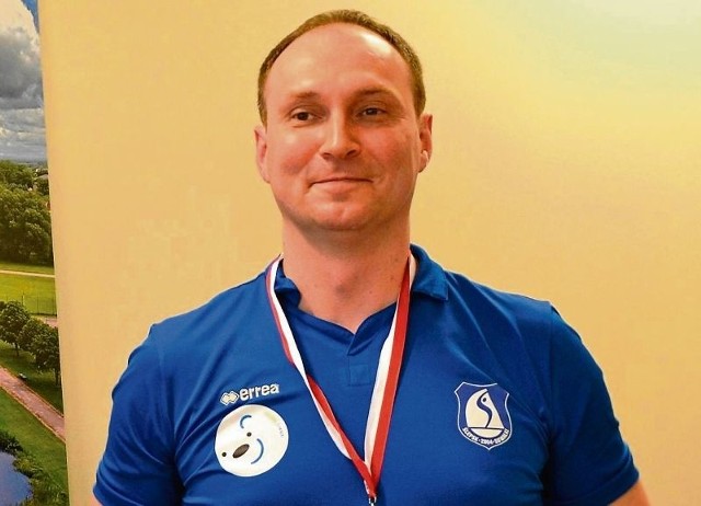 Rok temu trener Piotr Poskrobko doprowadził Ślepsk do 5. miejsca, a teraz zdobył z nim brązowy medal. Wraca do roli asystenta.