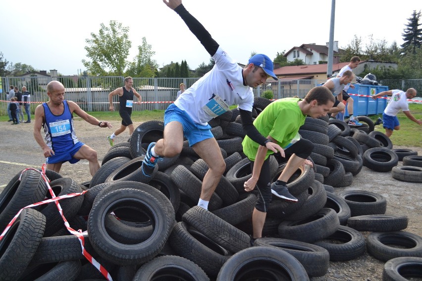 City Cross Częstochowa: 230 biegaczy na trasie miejskiego katorżnika [ZDJĘCIA]