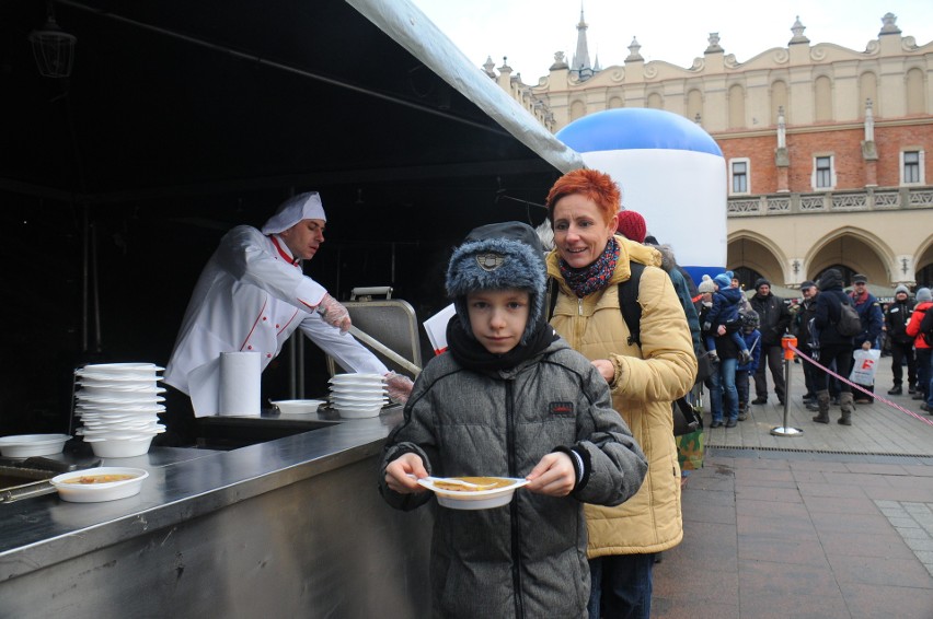 Piknik „Bezpieczna Polska” na krakowskim Rynku [NOWE ZDJĘCIA]