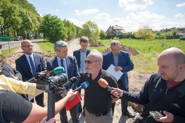 Za kilka miesięcy skończy się budowa nowej ścieżki rowerowej, która połączy  Słupsk z gminną ścieżką rowerową w Głobinie.