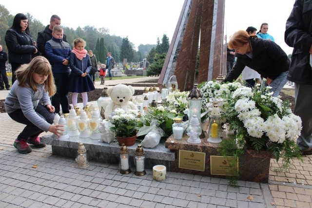 Miejsce Pamięci Dzieci Utraconych powstało na cmentarzu w Mościcach. Co roku, w październiku, organizowane są przy nim obchody, podczas których wspominane są dzieci, które zmarły przed narodzeniem