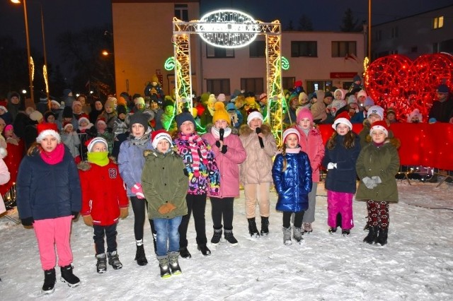 Tłumy unisławian przyszły na przedświąteczny kiermasz i spotkanie ze św. Mikołajem