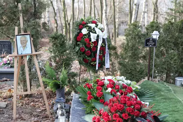 Artysta został pochowany w sobotę, 23 grudnia na cmentarzu na Junikowie w Poznaniu.