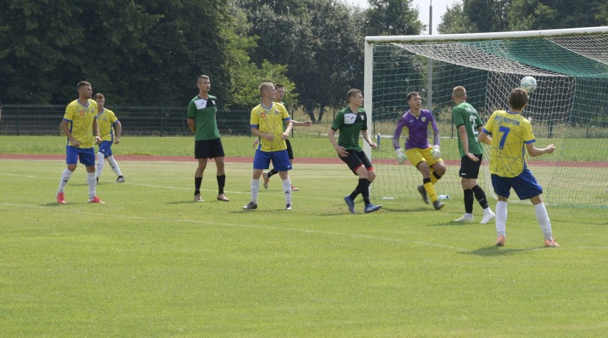 4 liga. Neptun Końskie wygrał w derbach powiatu koneckiego z Partyzantem Radoszyce 5:1 [ZDJĘCIA, WIDEO]