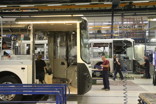 Warunki finansowe porozumienia pracowników i fabryki Volvo Buses opierają się na stażu pracy. Na jego podstawie ustalane są aż trzy osobne odprawy pieniężne.