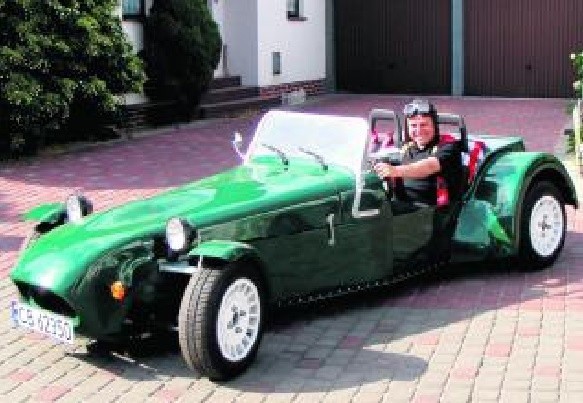 Samochód tiger jest repliką lotusa super 7. To auto typu SAM - dzieło Lecha Świątka z Bydgoszczy. Za kierownicą Tomasz Burcon