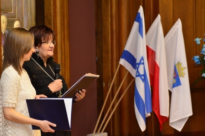 Ambasador Izraela w Polsce Zvi Rav Ner wręczył medale...