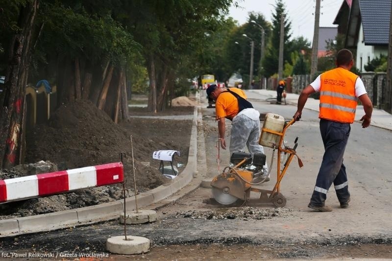 Wrocław: Mieszkańcy Zakrzowa protestowali i blokowali ulicę (ZDJĘCIA)