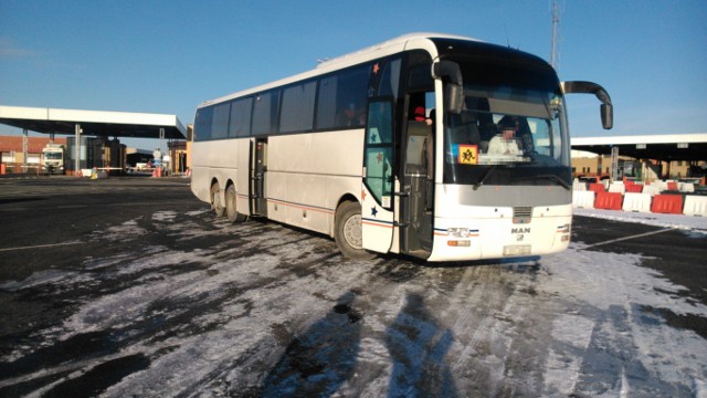 Na przejściu granicznym w Kuźnicy inspektorzy Wojewódzkiego Inspektoratu Transportu Drogowego w Białymstoku przeprowadzili kontrolę autobusu. Podróżowała nim młodzież, która jechała z Mińska do Mikołajek.