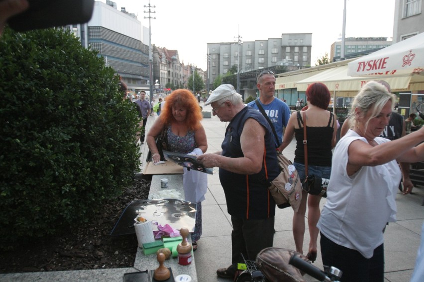 Katowice, 9 sierpnia: happening na Rynku pod hasłem „Z...