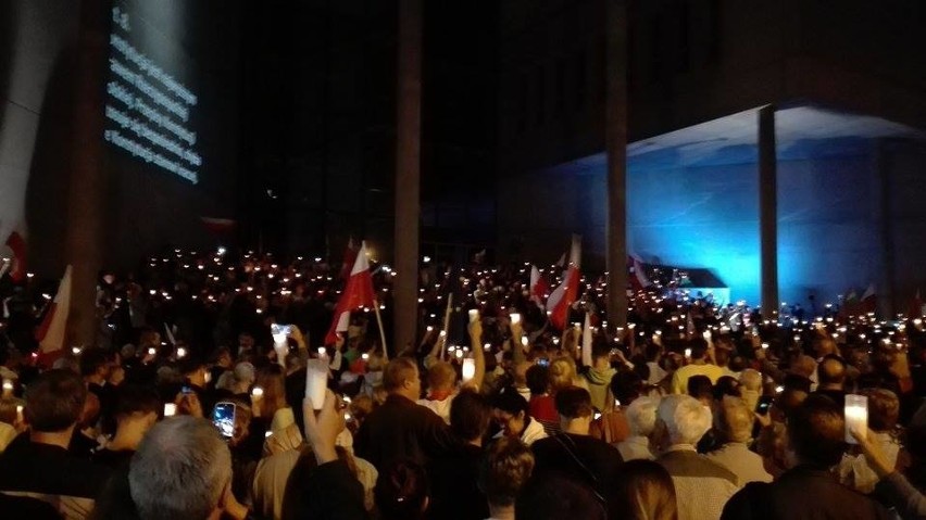 Protest przed Sądem Okręgowym w Katowicach 3xVETO W niedzielę tysiąc osób ZDJĘCIA + WIDEO