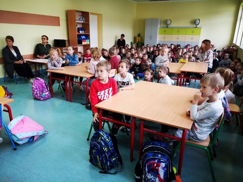 Rzekuń. Projekt edukacyjny „Oko na ptaka” ruszył w szkole podstawowej 