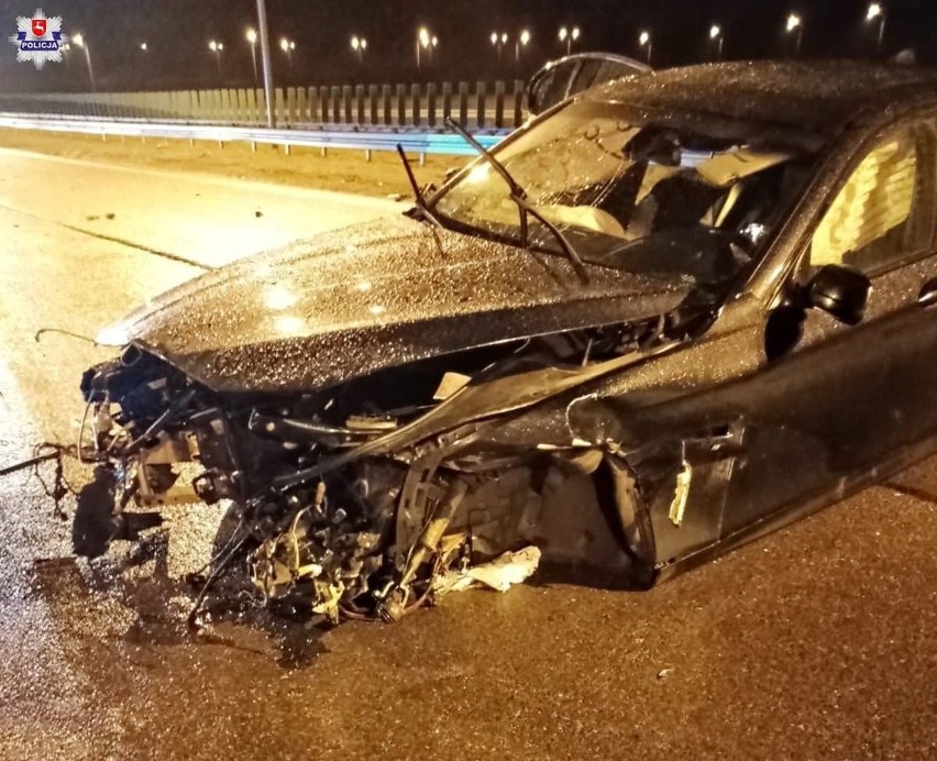 Kolejny wypadek na S12. BMW uderzyło w barierę energochłonną. Powodem nadmierna rędkość