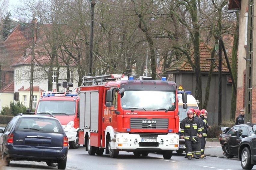 Wypadek w Wolsztynie: BMW uderzyło w słup energetyczny