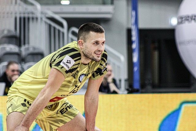 Rzeszowianin Mateusz Masłowski w drużynie Czarnych Radom występuje od sezonu 2019/2020. W koszulce Asseco Resovii zadebiutował 2 października 2013 roku w 4. kolejce PlusLigi w sezonie 2013/2014.
